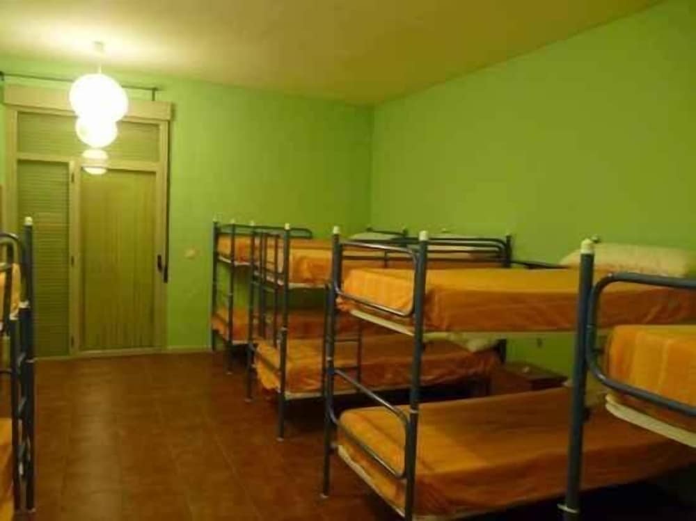 Shared Dormitory (Verde)