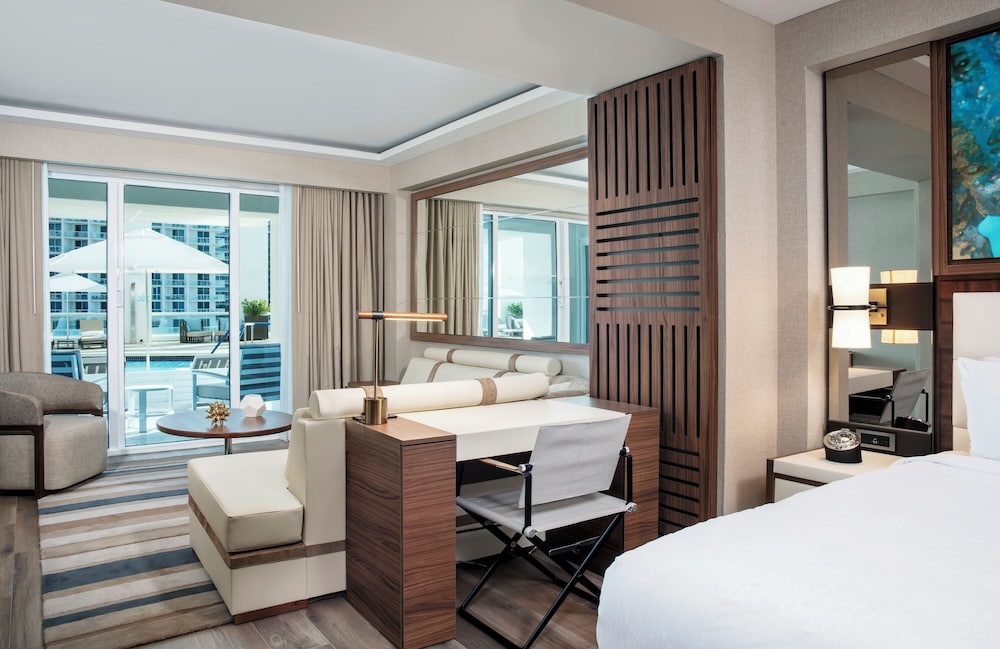 Junior Suite, Partial Ocean View