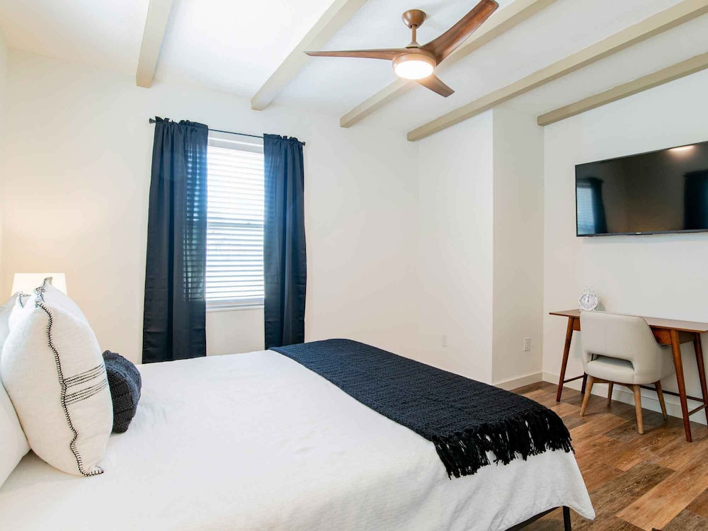 House, Multiple Beds, Kitchen photo 1