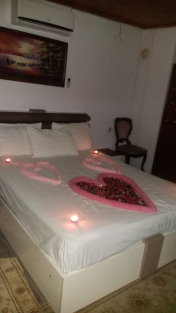 Double Room With Single Bed