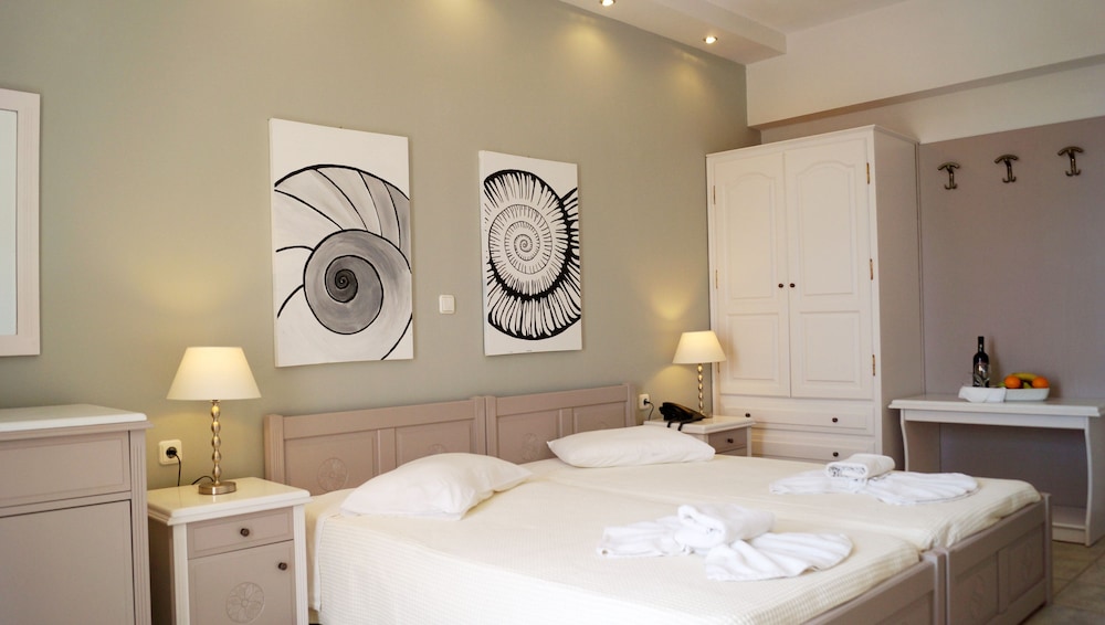 Aegean Room with Balcony & Sea View photo 3