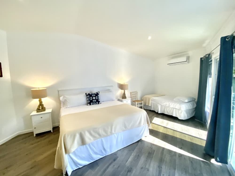 Luxury Studio Suite, Multiple Beds, Refrigerator photo 1