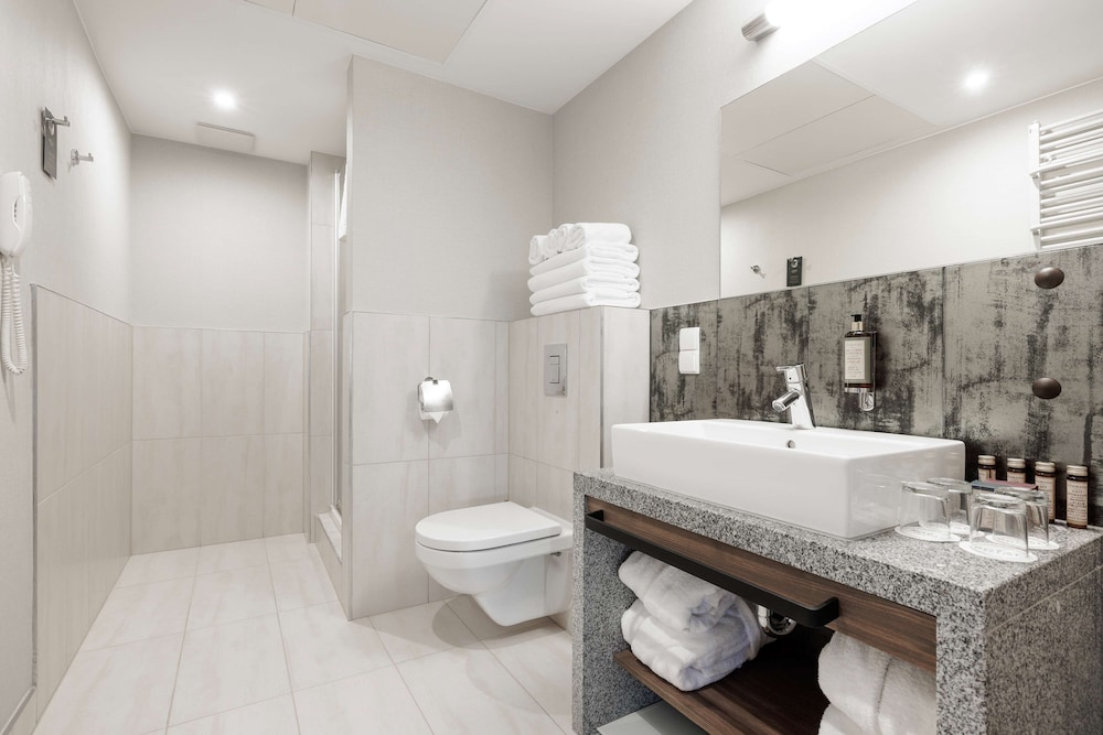 Executive Suite, 2 Bedrooms - Photo 7