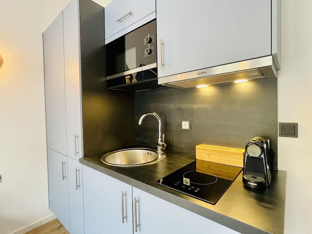 Basic Apartment - Photo 4