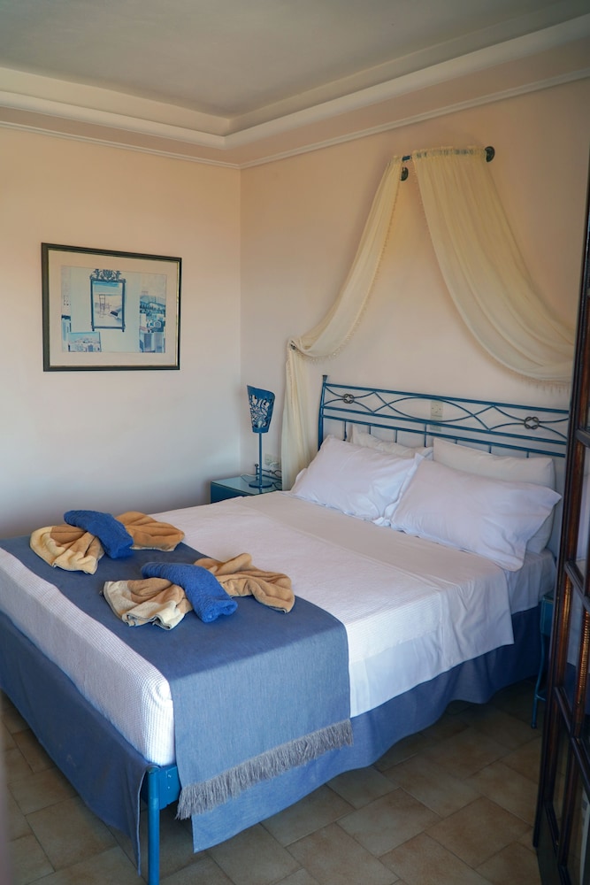 Economy Double Room, Garden View photo 2