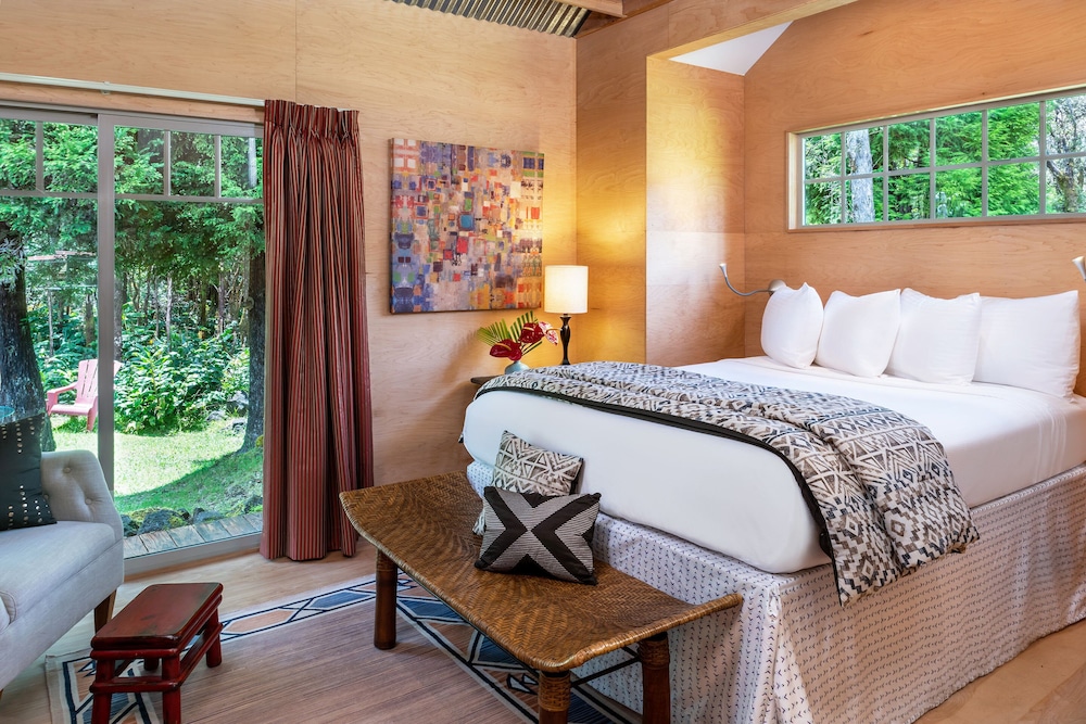 Premium Bungalow with Private Lanai (Pele) photo 3