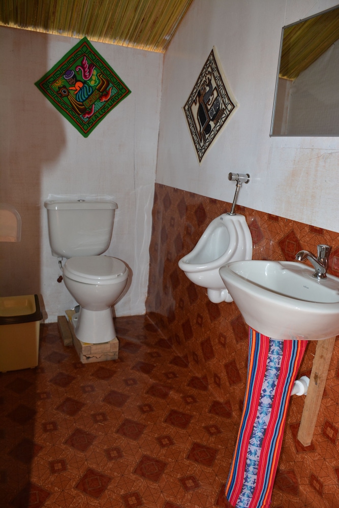 Romantic Room, Private Bathroom, Partial Lake View photo 2