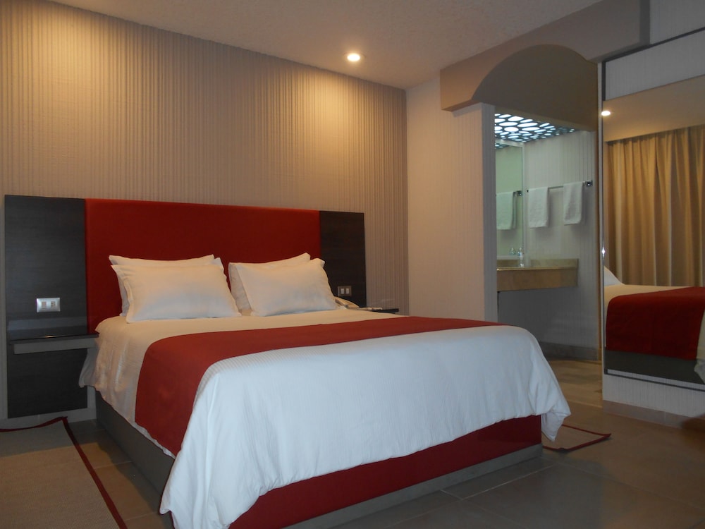 Standard Suite, 1 Queen Bed photo 1