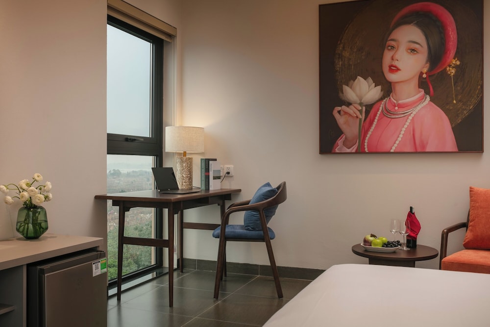 Junior Suite With Panoramic City View, Balcony