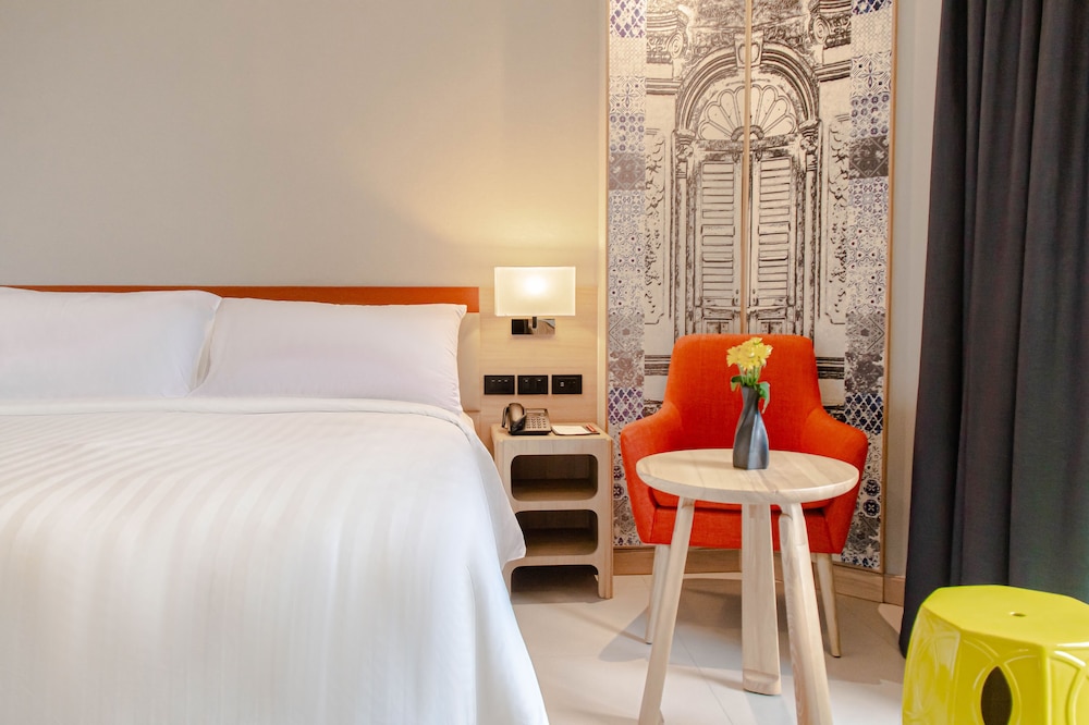 Deluxe King Room - Photo 2
