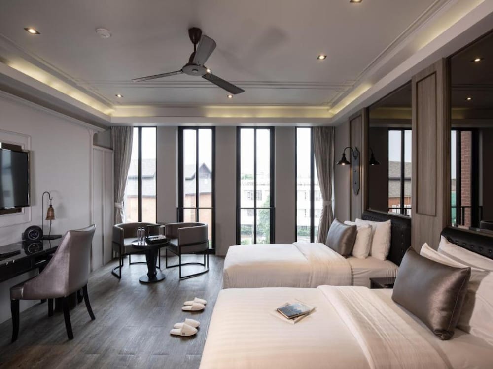 Premier Room