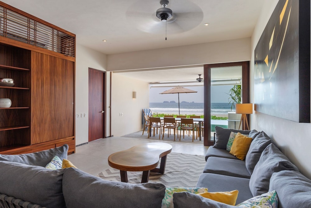 Villa, 2 Bedrooms, Beachfront (3 Bedroom)