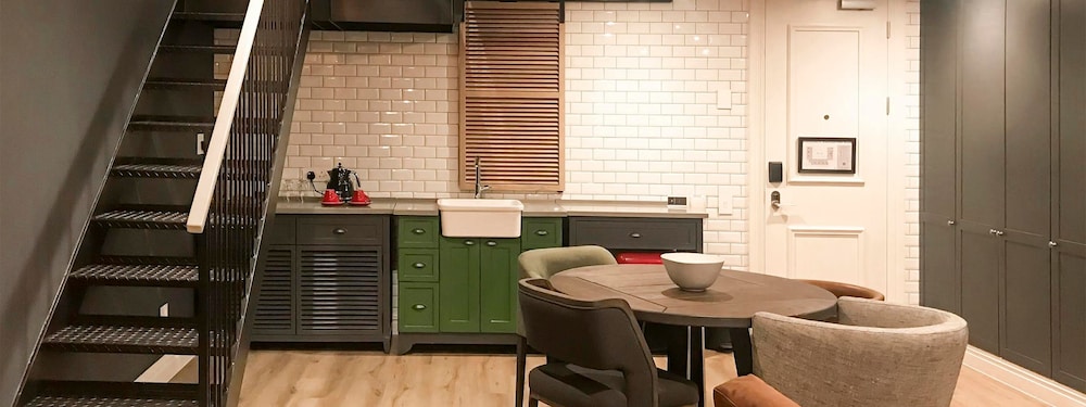 Superior Room, 1 King Bed (LOFT APARTMENTS) photo 3