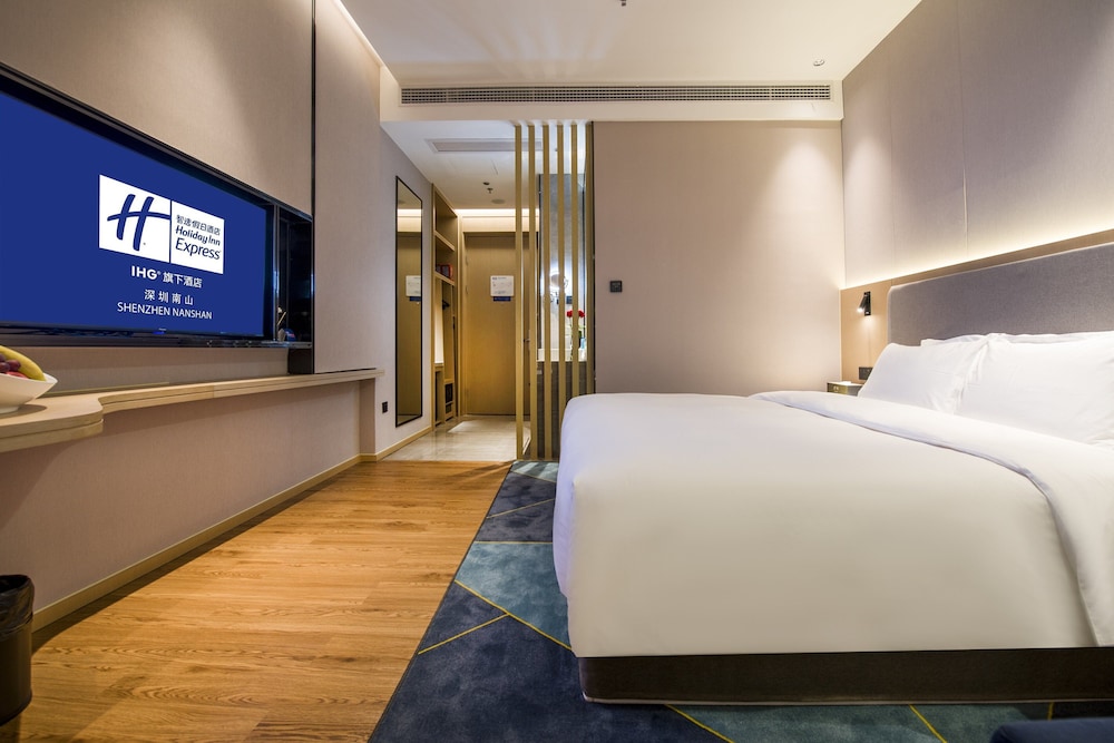 Standard Room, 1 King Bed - Photo 1