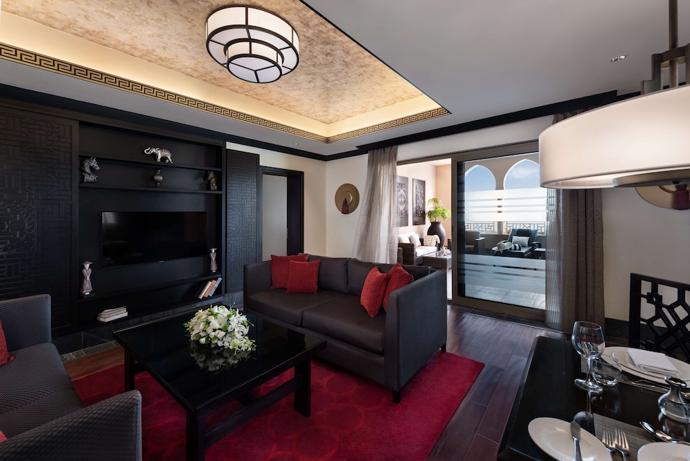 Battuta Suite, Evening Drinks & Canapes Section, Free Shuttle To Public Beach
