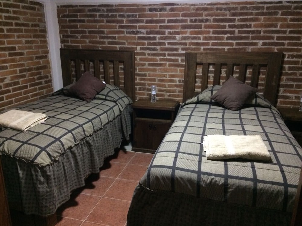 Family Cabin, 2 Bedrooms, Fireplace, Garden Area photo 2