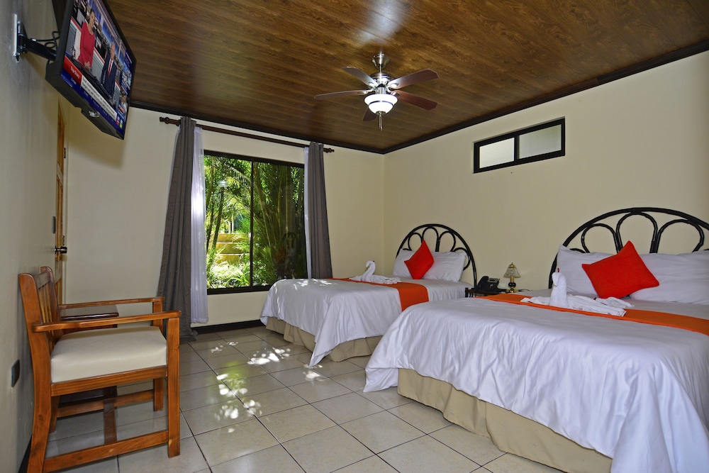 Standard Room, 2 Double Beds, Kitchen photo 1