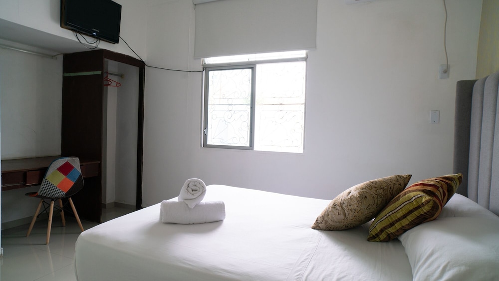 Executive Room, 1 Queen Bed, Accessible, Private Bathroom photo 3