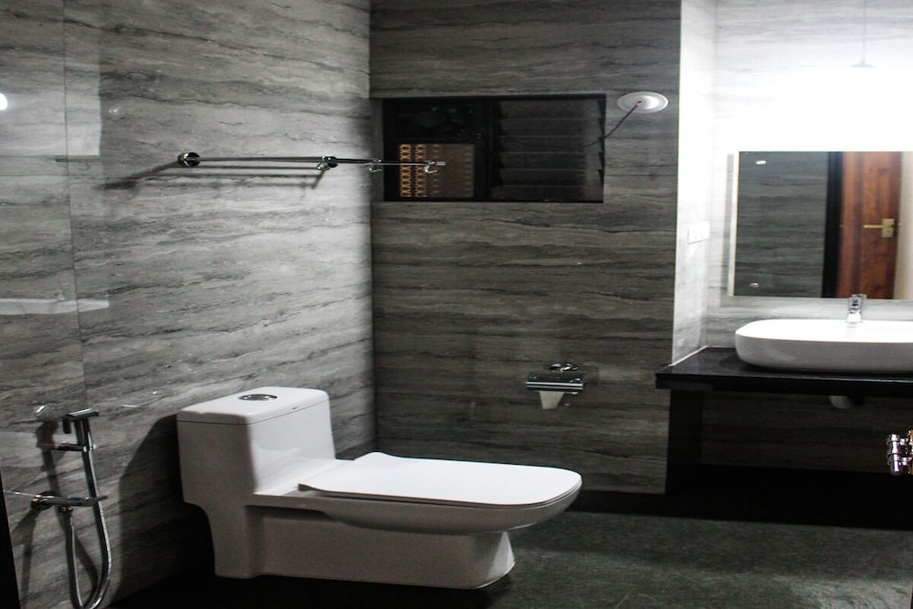 Executive Room - Photo 6