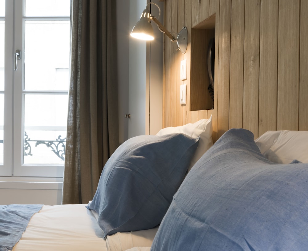 Double or Twin Room - Photo 9