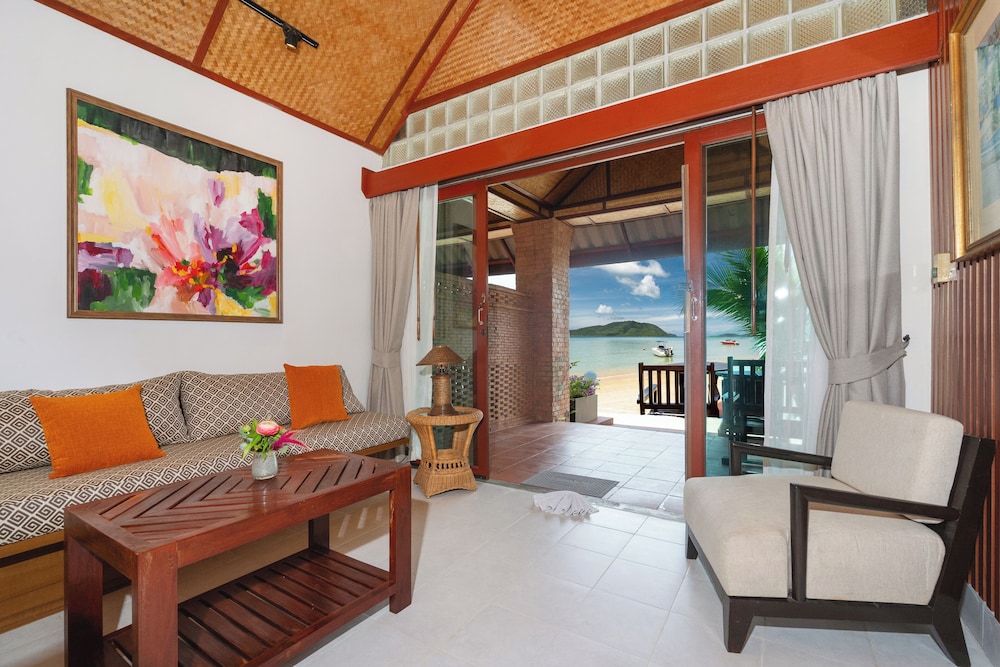 Suite, Beachfront photo 1
