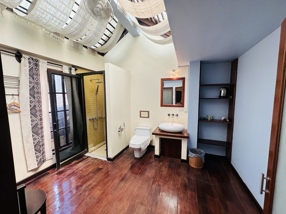Deluxe Double Room - Photo 29