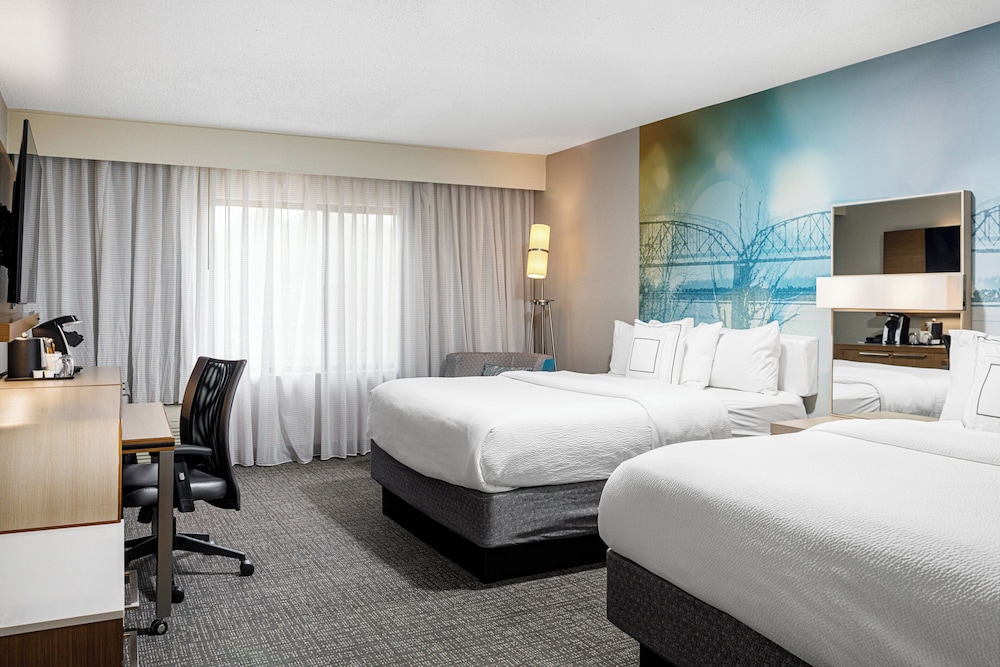Room, 2 Queen Beds, Balcony - Photo 1
