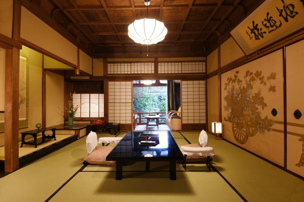 Luxury Room, Multiple Beds, Private Bathroom, Garden View (10+4 Tatami Mats) photo 3