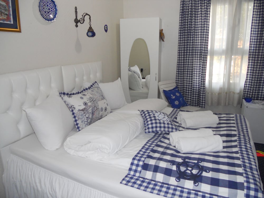 Double or Twin Room photo 3