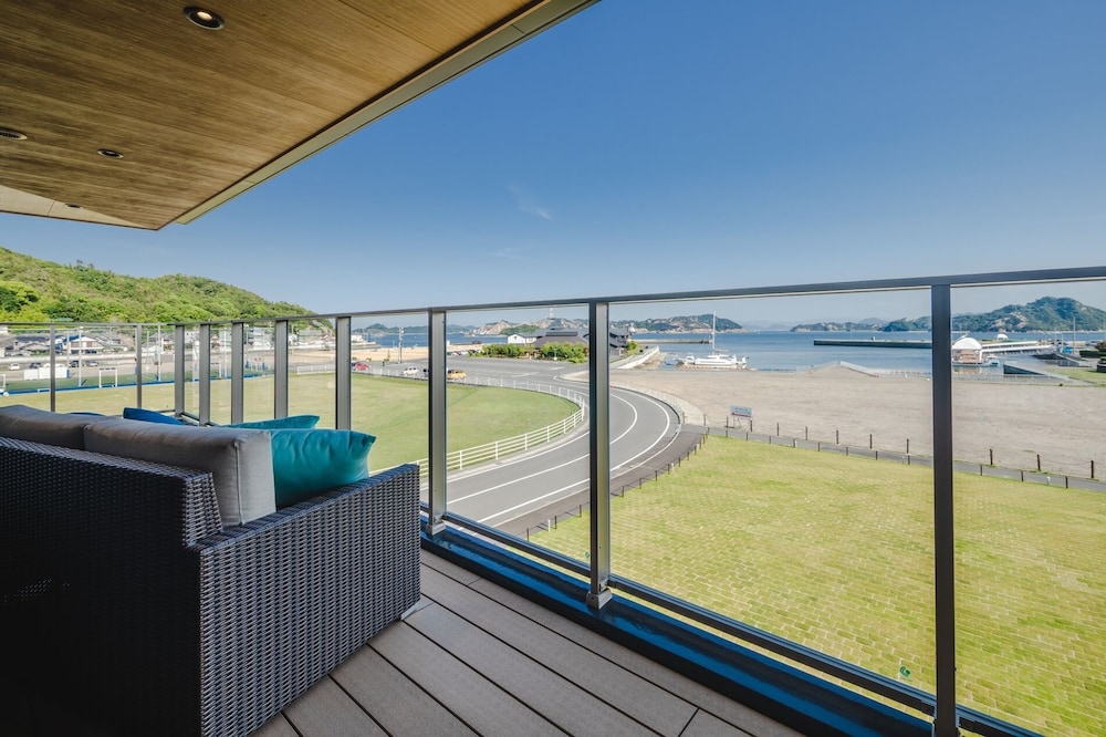 Corner Suite, Ocean view with balcony, Non Smoking photo 3