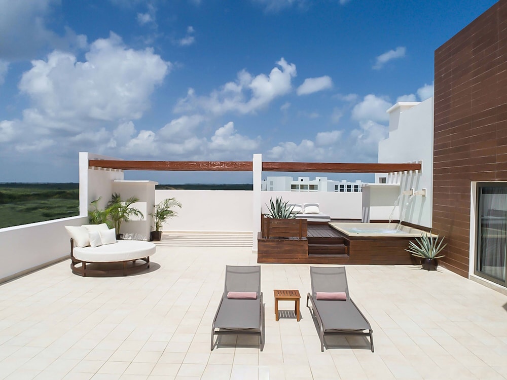 Terrace Suite With Plunge Pool photo 1