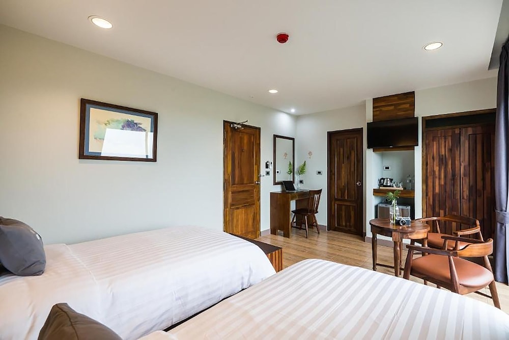 Standard Twin Room - Photo 5