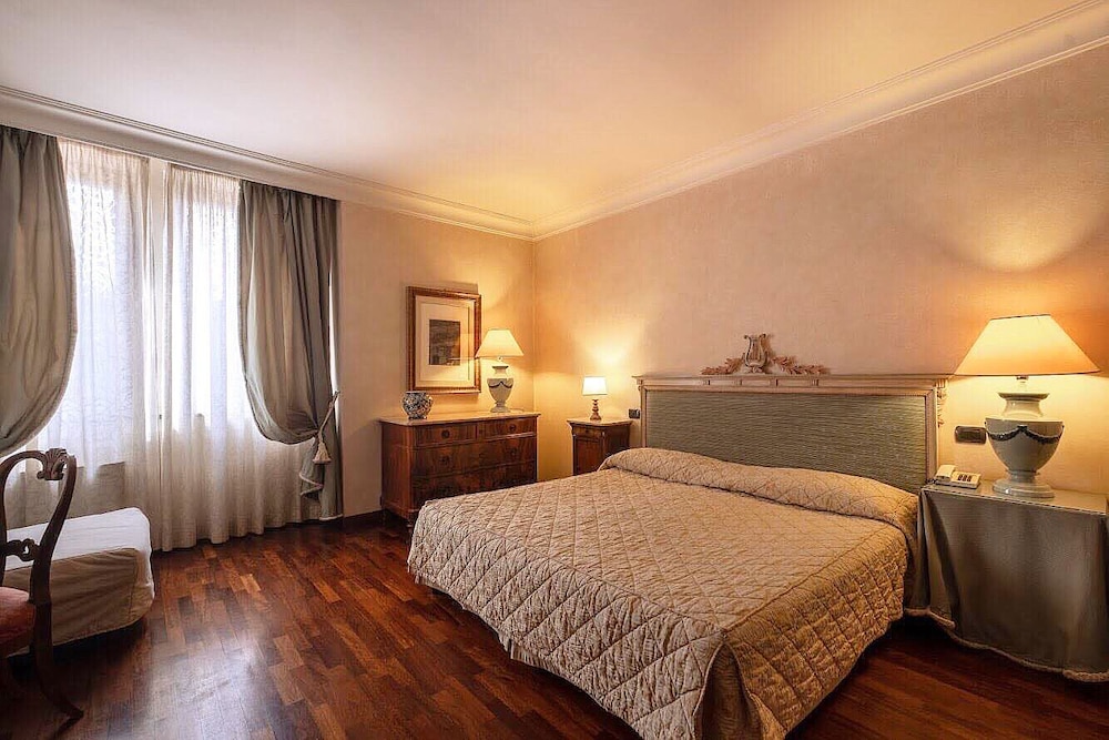 Double Room - Photo 3
