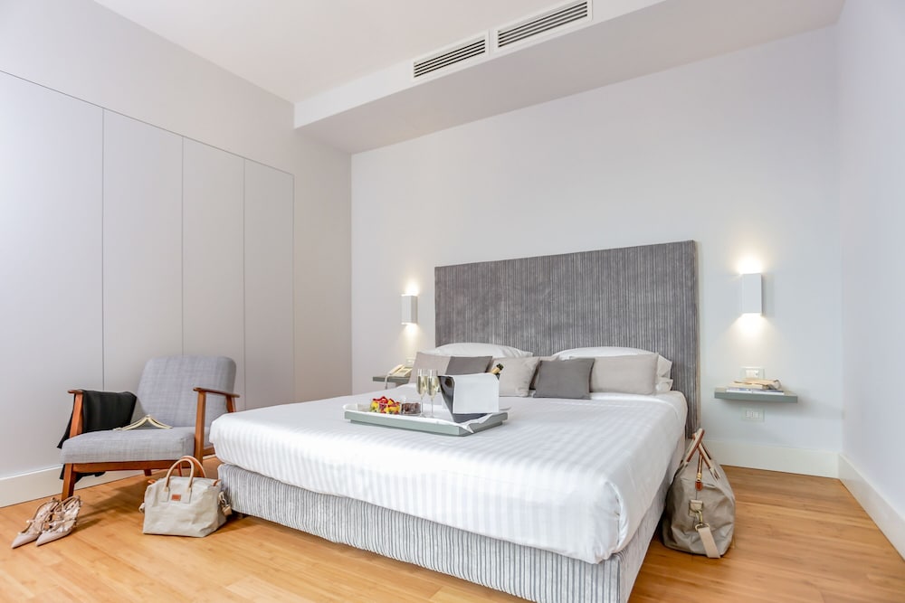 Deluxe Double Room - Photo 1