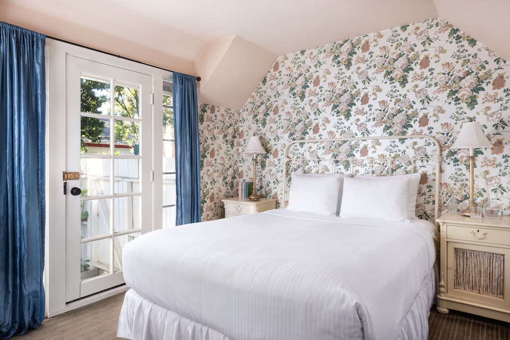 Cottage, 1 Queen Bed with Sofa bed, Patio