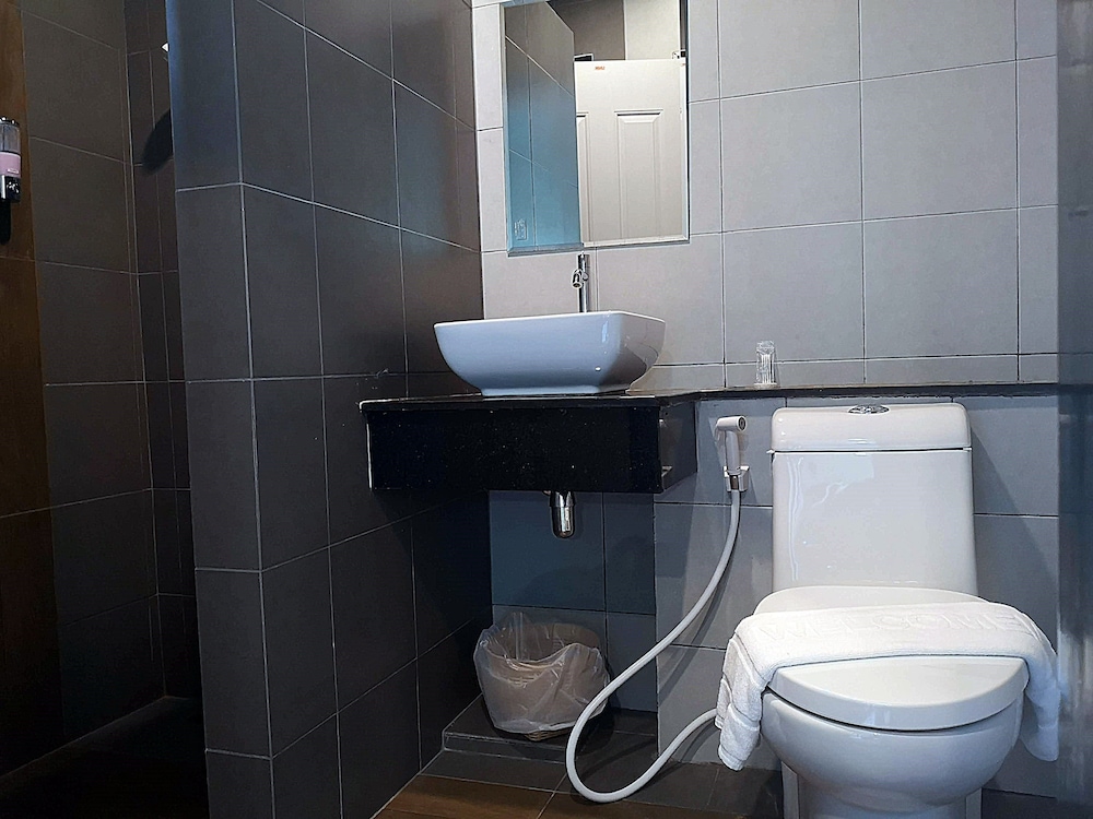 Standard Double Room, City View - Photo 8
