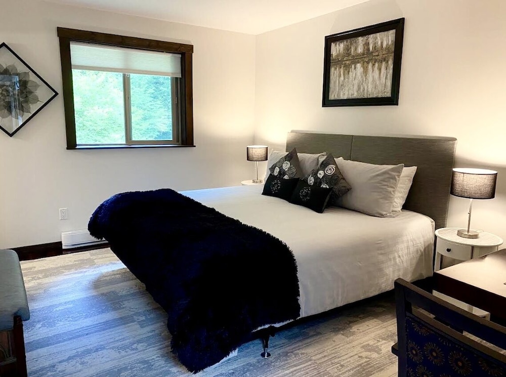 Junior Room, 1 King Bed