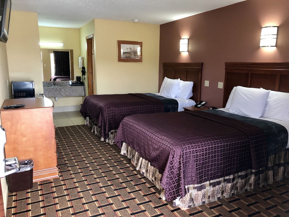 Room, 2 Double Beds, Smoking - Photo 3