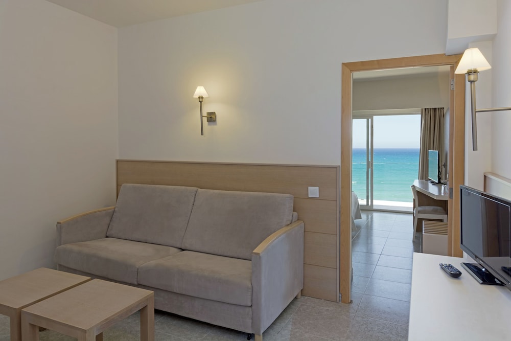 Suite, 1 Bedroom, Balcony, Sea View photo 2