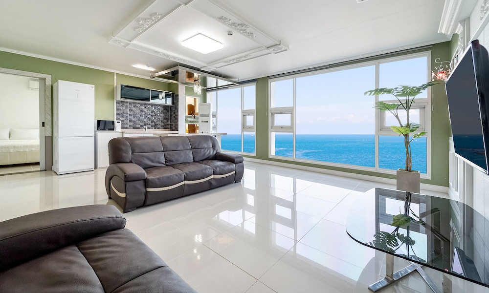 Ocean View A7 (2 Rooms 3 Beds)