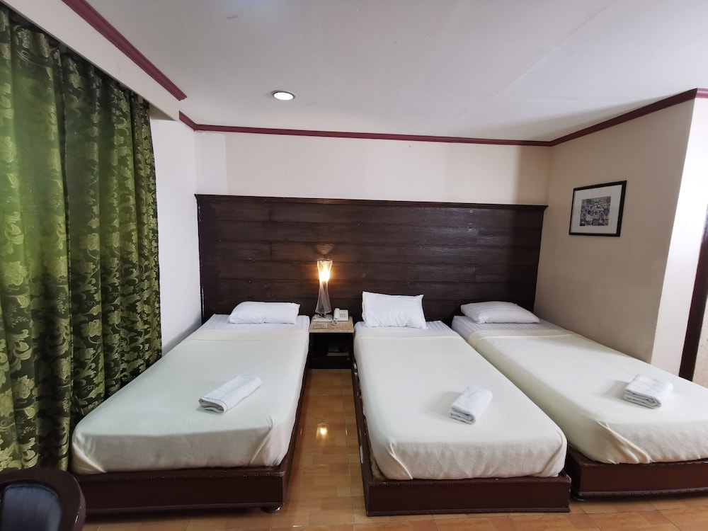 Poolside Room photo 3