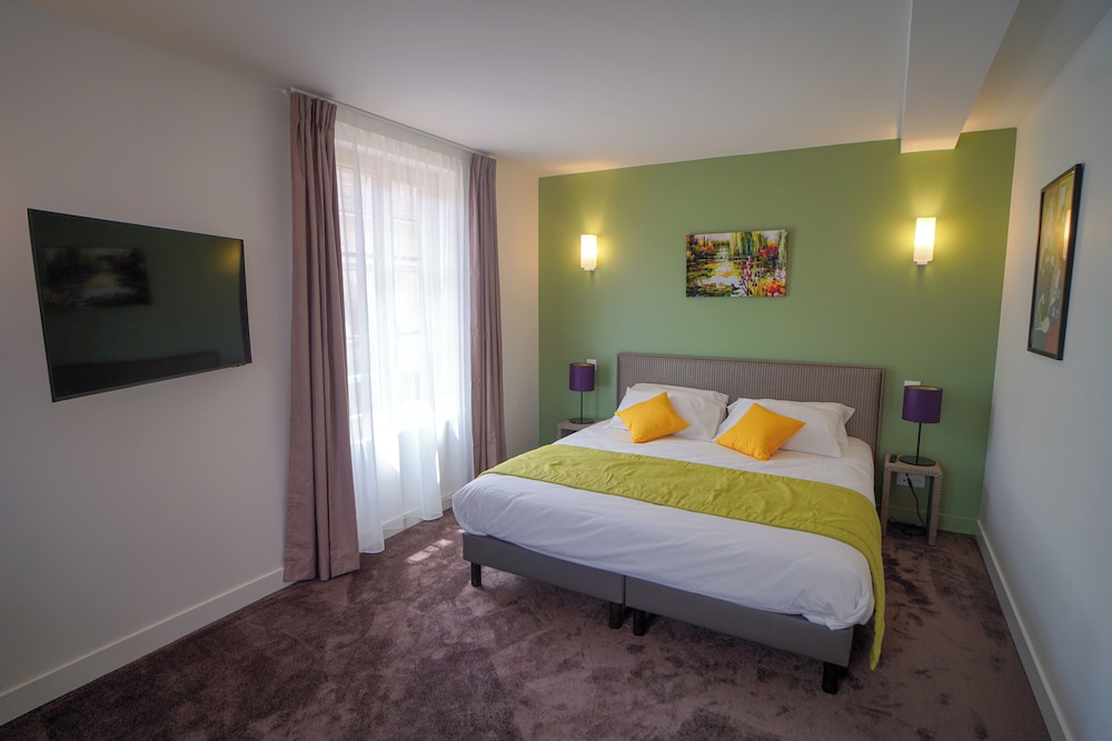 Family Triple Room, Courtyard View