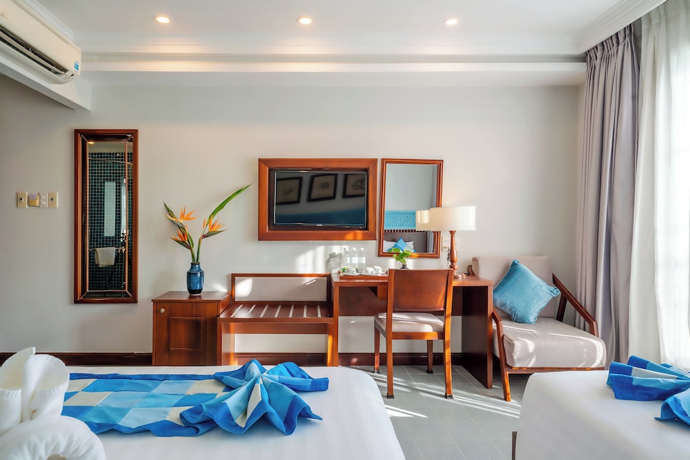 Deluxe Room, City View photo 3