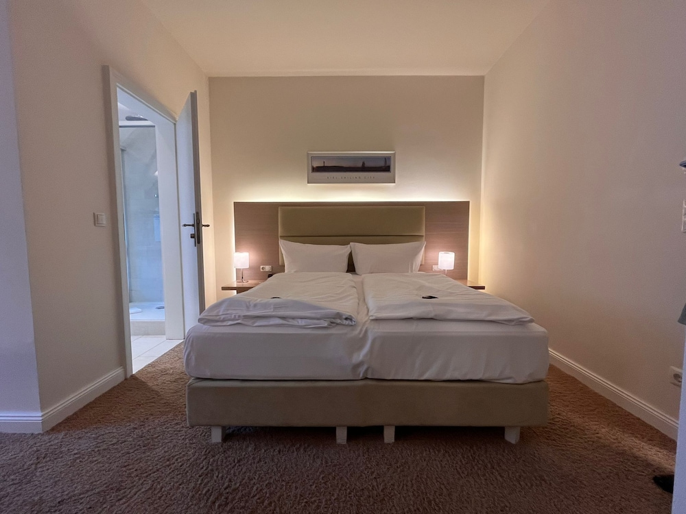 Economy Double Room photo 2