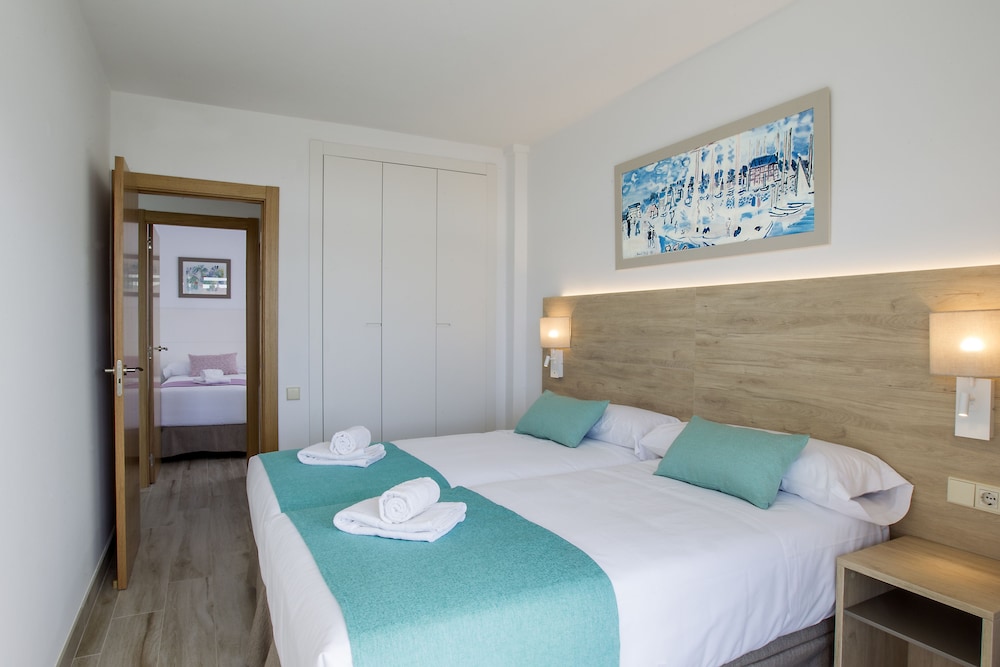 Premium Apartment, 2 Bedrooms, Pool View photo 3