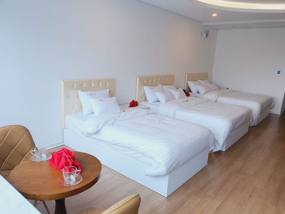 Deluxe Triple Room - Photo 5