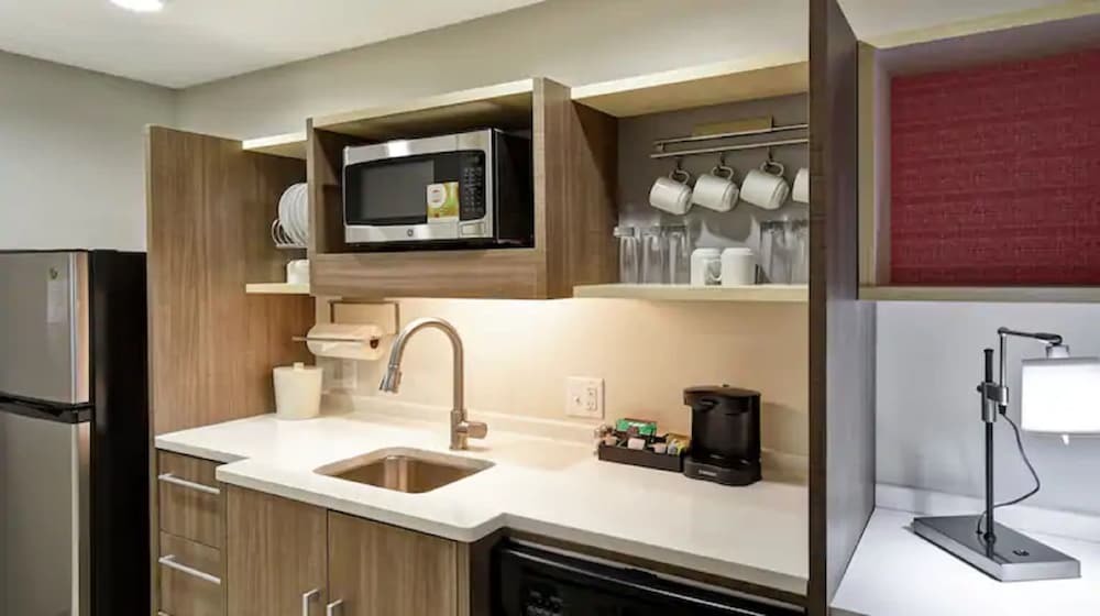 Suite, 1 King Bed, Accessible, Bathtub photo 3