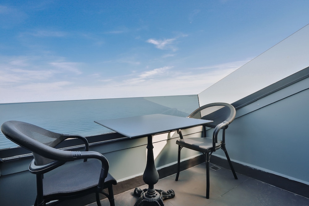 Roof Suite with Jacuzzi and Sea View - Photo 4