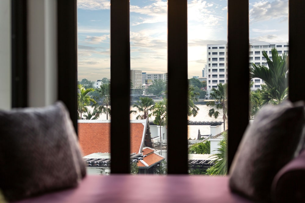 Premier River View Suite photo 2