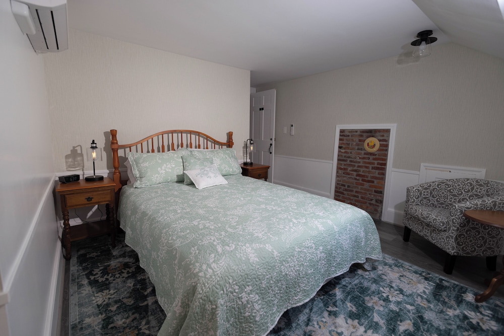 Room 1 - Private Bath - 2nd Floor